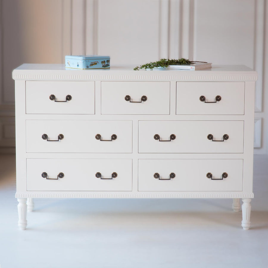 Lovely Louis Extra Wide Dresser Snow / Wood Knobs
