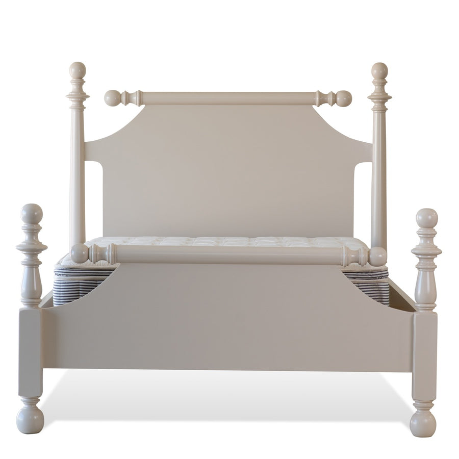 Classic Cannonball Bed with Footboard 
