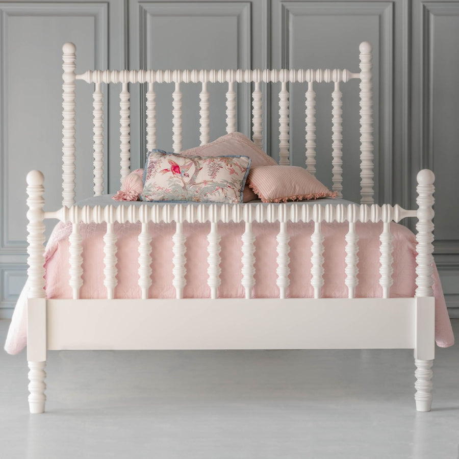 Harriett Spindle Bed with Footboard 