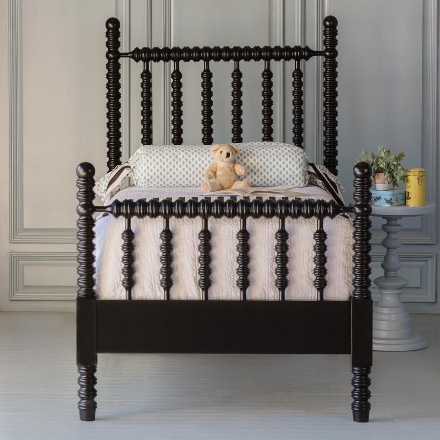 Harriett Spindle Bed with Footboard 